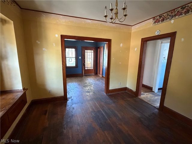 1027 Austin Avenue, Akron, OH 44306