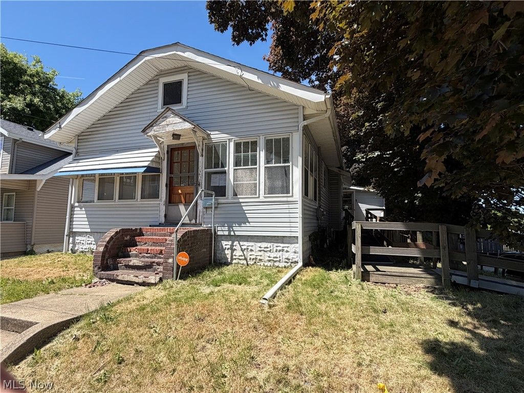 1027 Austin Avenue, Akron, OH 44306