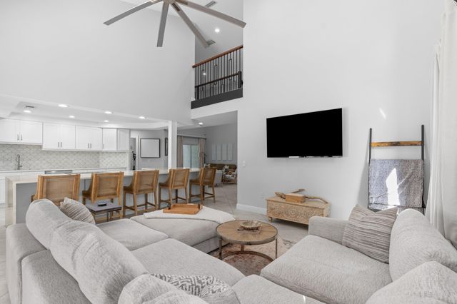 1050 Brooks Lane, Delray Beach, FL 33483