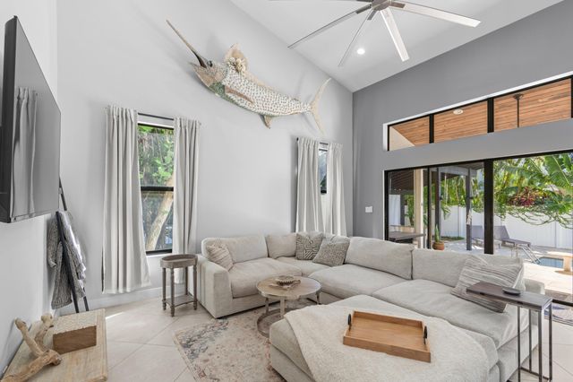1050 Brooks Lane, Delray Beach, FL 33483