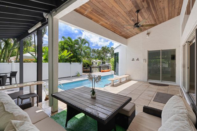 1050 Brooks Lane, Delray Beach, FL 33483