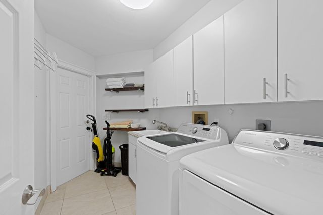 1050 Brooks Lane, Delray Beach, FL 33483