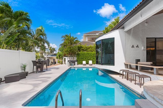 1050 Brooks Lane, Delray Beach, FL 33483
