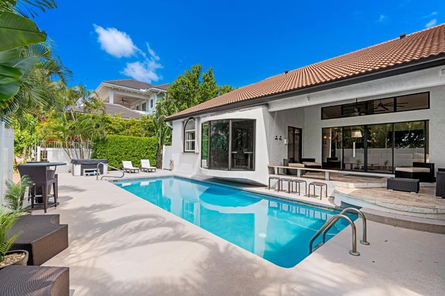 1050 Brooks Lane, Delray Beach, FL 33483