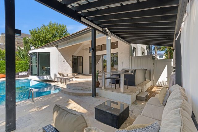 1050 Brooks Lane, Delray Beach, FL 33483