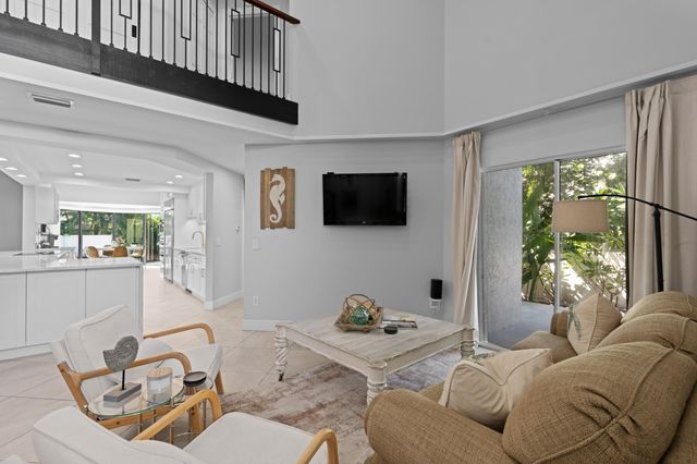 1050 Brooks Lane, Delray Beach, FL 33483