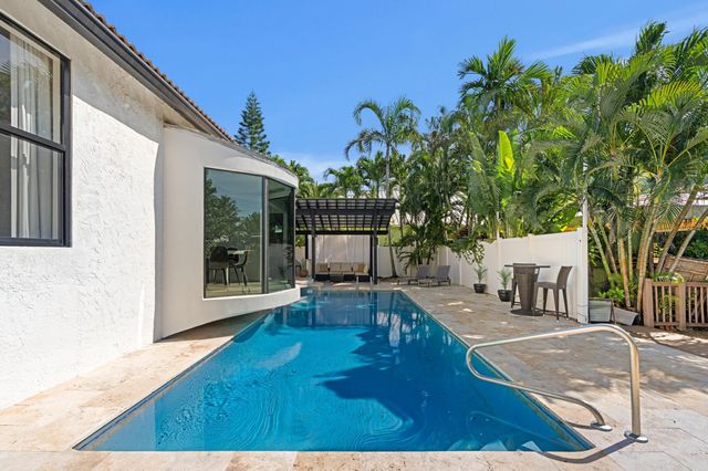 1050 Brooks Lane, Delray Beach, FL 33483