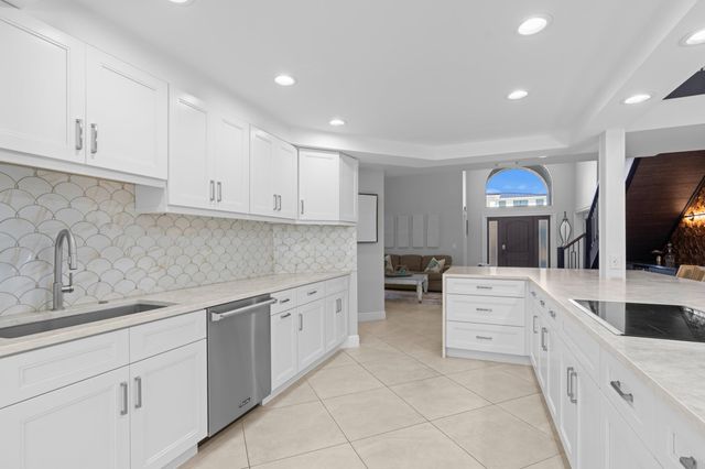 1050 Brooks Lane, Delray Beach, FL 33483
