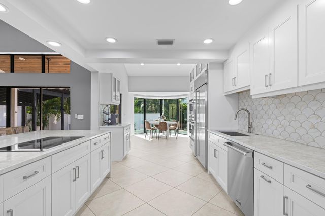 1050 Brooks Lane, Delray Beach, FL 33483