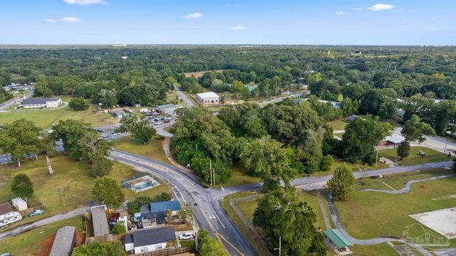 21 W Detroit Blvd, Pensacola, FL 32534