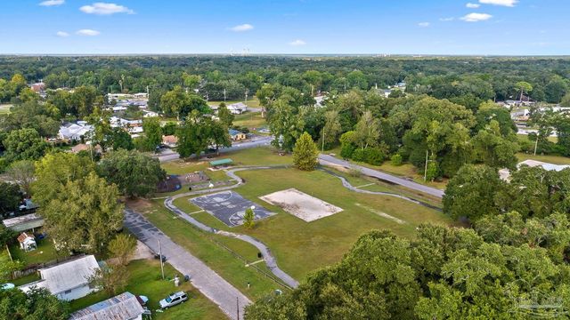 21 W Detroit Blvd, Pensacola, FL 32534