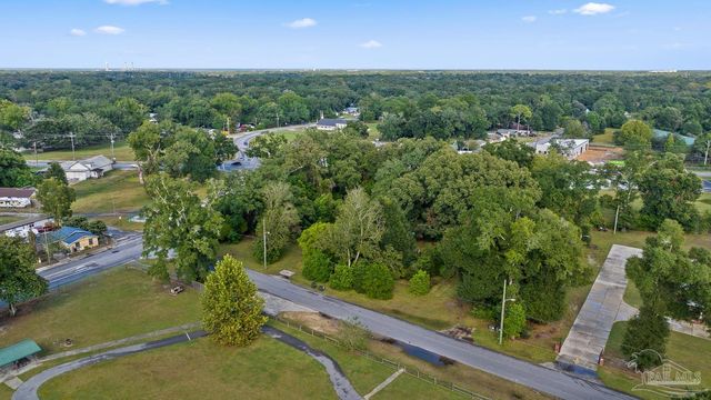 21 W Detroit Blvd, Pensacola, FL 32534