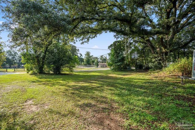 21 W Detroit Blvd, Pensacola, FL 32534