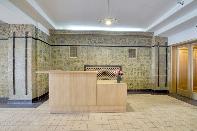 1550 S Blue Island Avenue 1111, Chicago, IL 60608