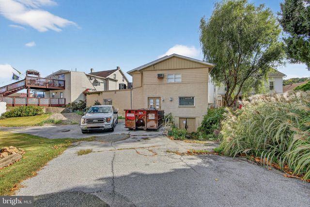 151 S READING AVE, Boyertown, PA 19512