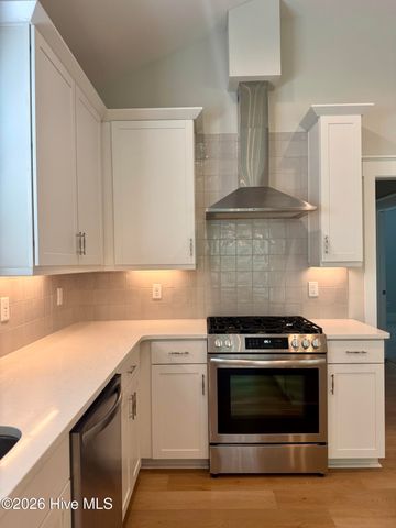 2528 Lakeside Circle, Wilmington, NC 28401