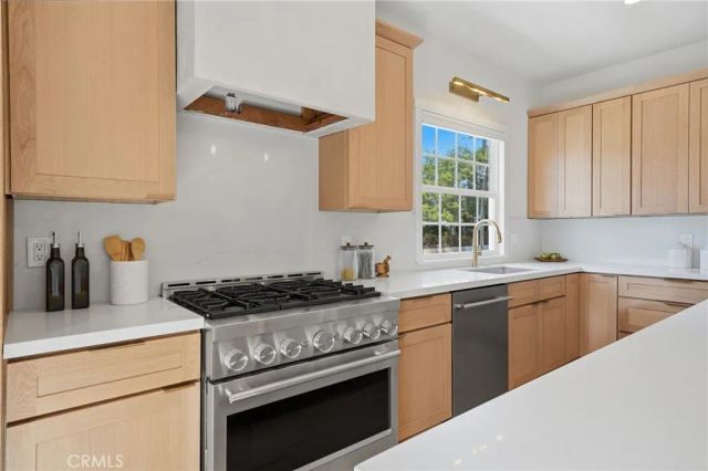 1958 32nd Street, San Diego, CA 92102