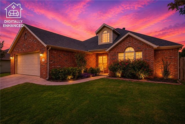 596 N Fox Meadows Lane, Fayetteville, AR 72704