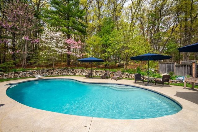 42 Spruce Road, North Reading, MA 01864