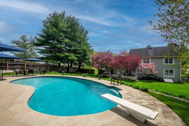 42 Spruce Road, North Reading, MA 01864