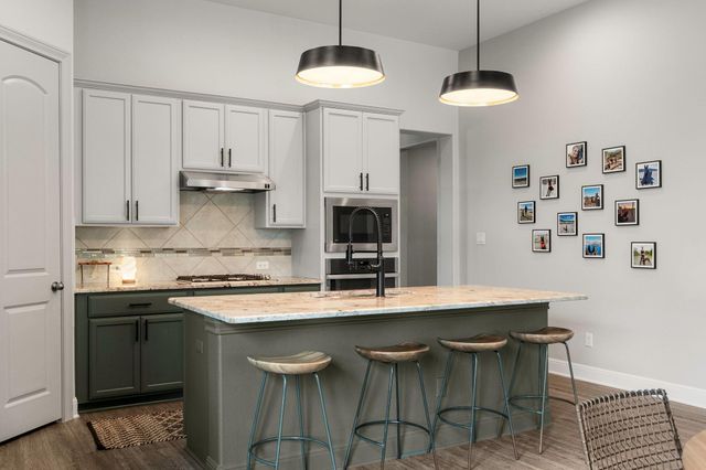 772 Founders RDG, Dripping Springs, TX 78620