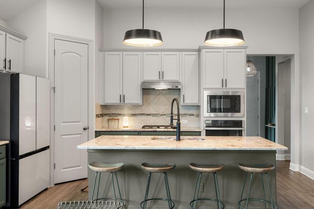 772 Founders RDG, Dripping Springs, TX 78620