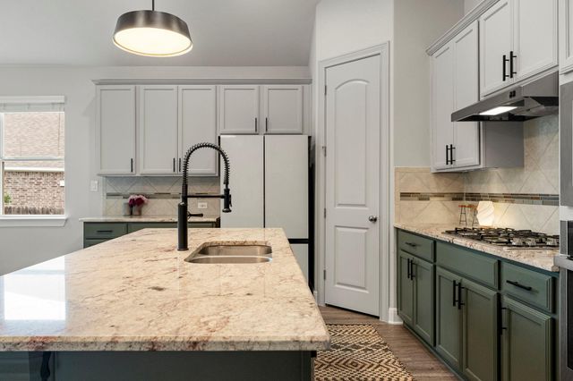 772 Founders RDG, Dripping Springs, TX 78620