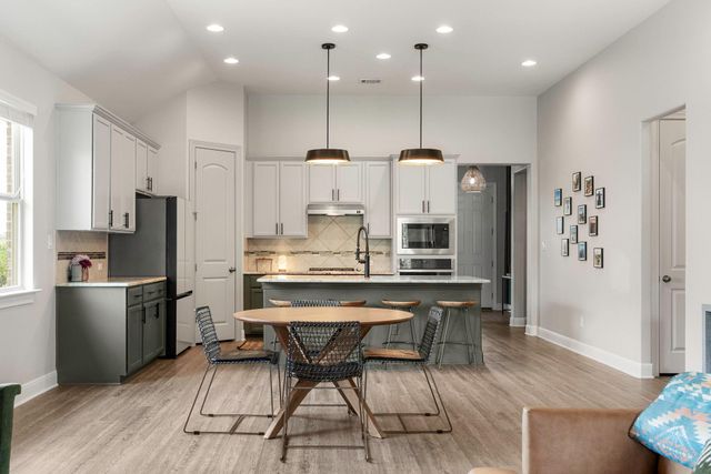 772 Founders RDG, Dripping Springs, TX 78620