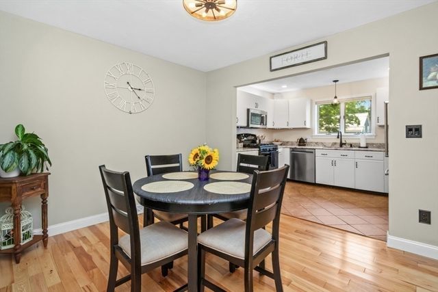 19 Old Diamond 19, Walpole, MA 02081