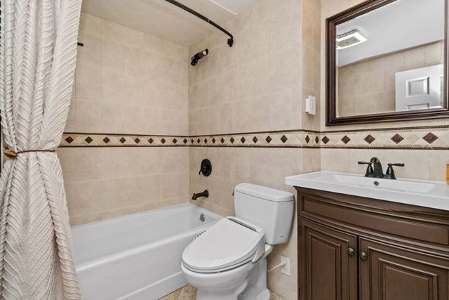 19 Old Diamond 19, Walpole, MA 02081