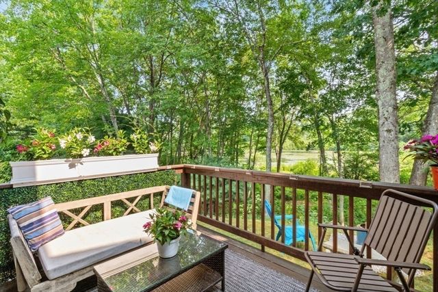 19 Old Diamond 19, Walpole, MA 02081