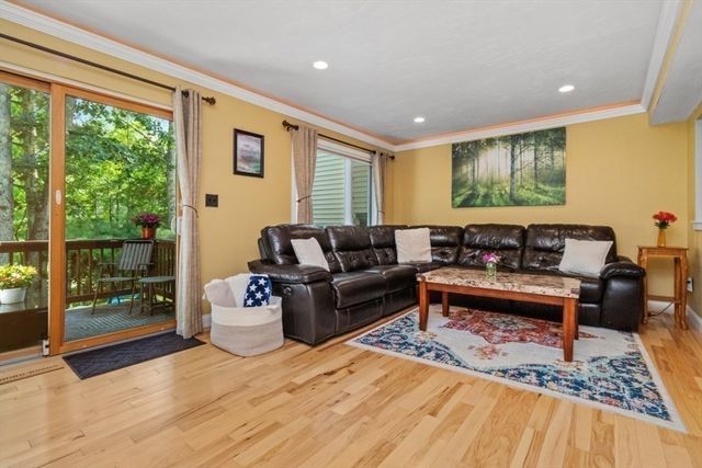 19 Old Diamond 19, Walpole, MA 02081