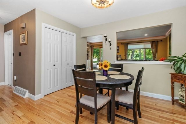 19 Old Diamond 19, Walpole, MA 02081