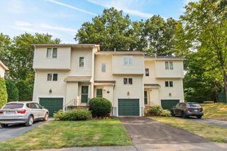 19 Old Diamond 19, Walpole, MA 02081