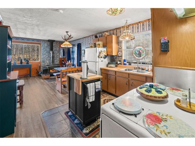 888 W Longbow Dr, Jefferson, CO 80456