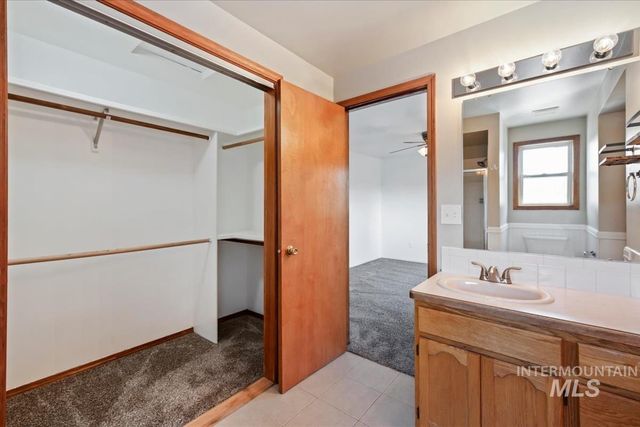 3326 N Linda Vista Ave, Boise, ID 83704