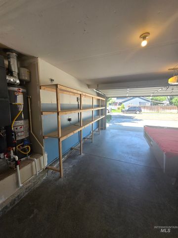 3326 N Linda Vista Ave, Boise, ID 83704