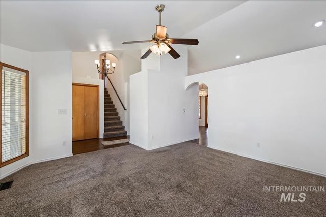3326 N Linda Vista Ave, Boise, ID 83704