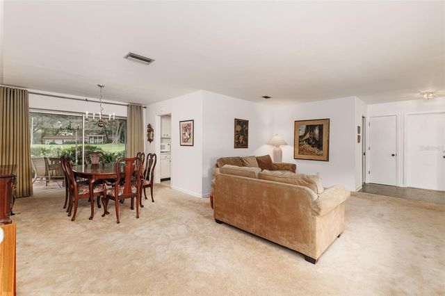 936 N RIVERHILLS DRIVE, Temple Terrace, FL 33617