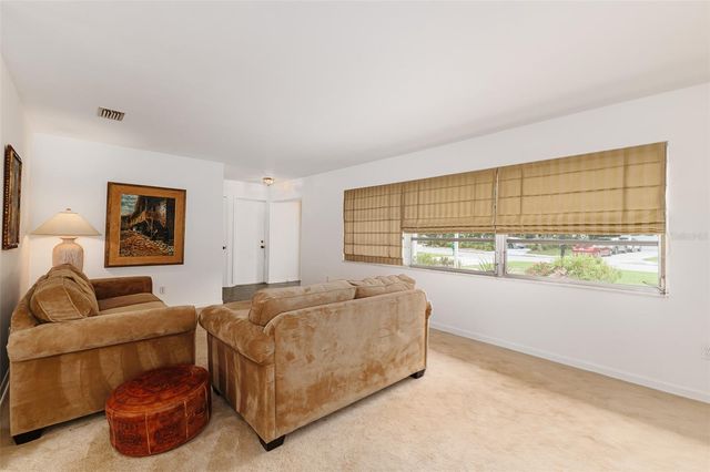 936 N RIVERHILLS DRIVE, Temple Terrace, FL 33617