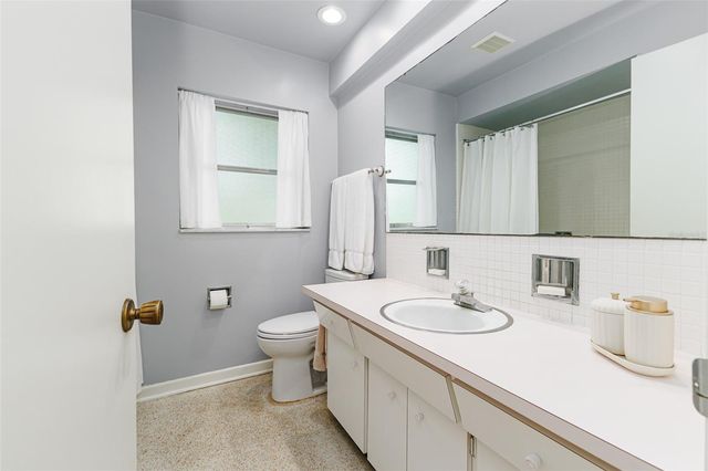 936 N RIVERHILLS DRIVE, Temple Terrace, FL 33617