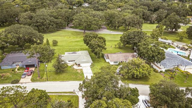 936 N RIVERHILLS DRIVE, Temple Terrace, FL 33617