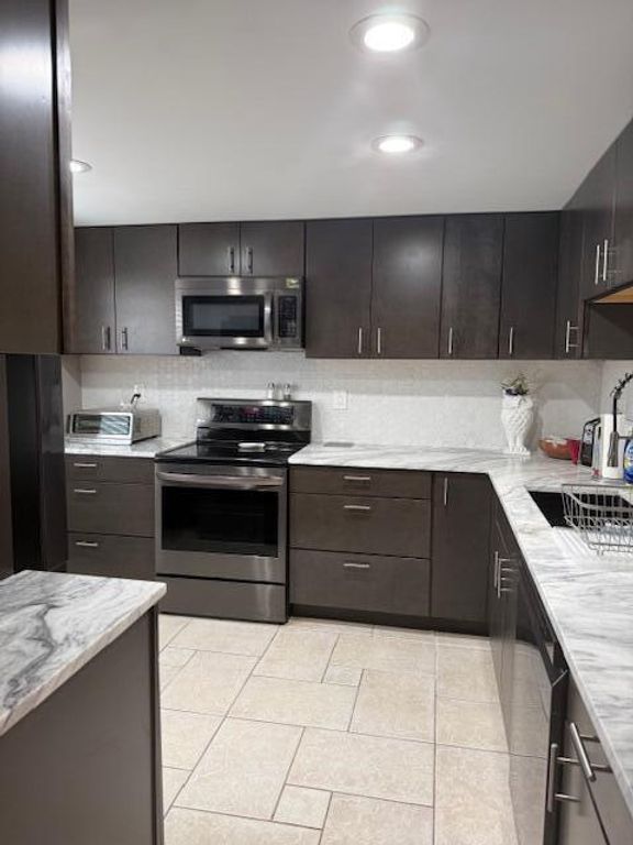 99 Capri C 99, Delray Beach, FL 33484