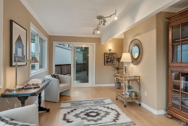 327 Buttercup Ct, Sonoma, CA 95476