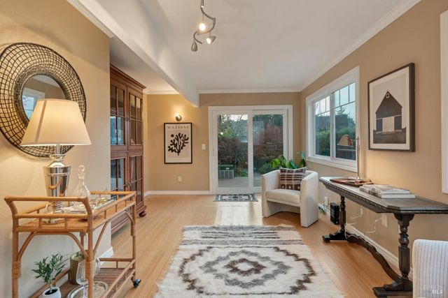 327 Buttercup Ct, Sonoma, CA 95476