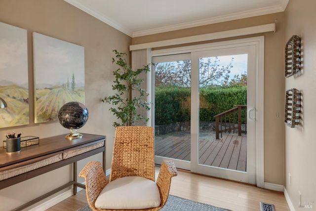 327 Buttercup Ct, Sonoma, CA 95476