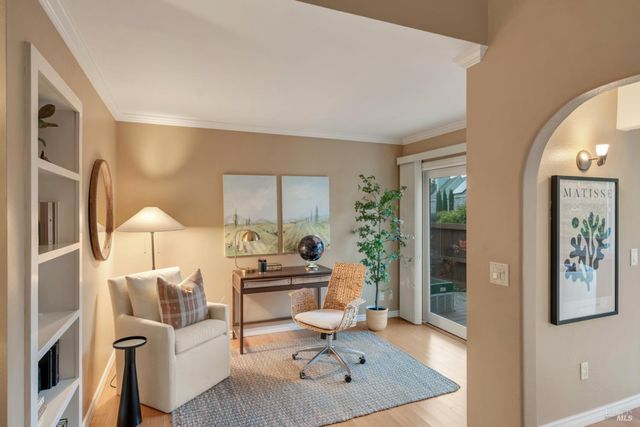 327 Buttercup Ct, Sonoma, CA 95476