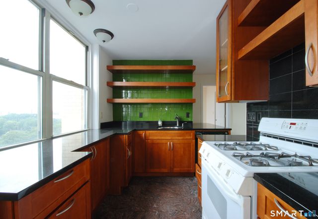 50 Glenbrook Road 14C, Stamford, CT 06902