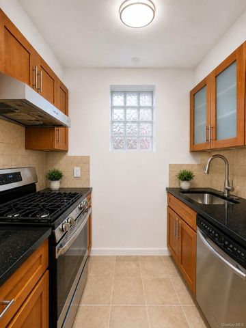 91-06 Whitney Avenue 2B, Elmhurst, NY 11373