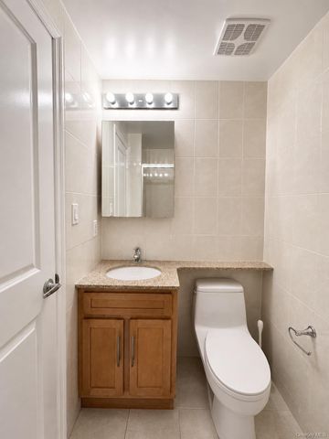 91-06 Whitney Avenue 2B, Elmhurst, NY 11373